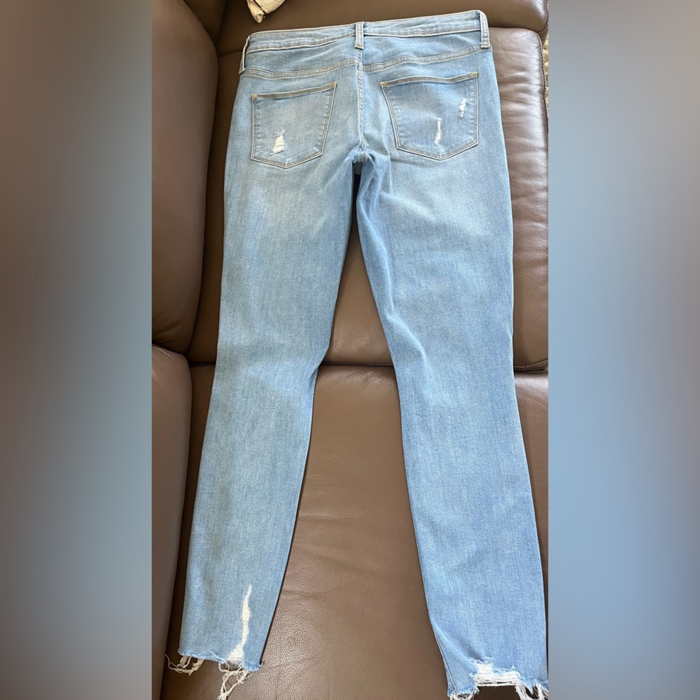 Universal Threads -Great Condition Distressed Jea… - image 3